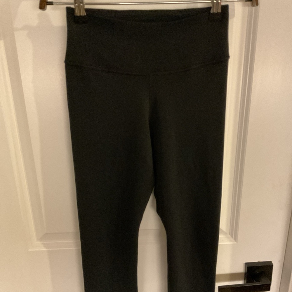 Nike - Elastic Waist Black Capri Leggings - Ladies Size Small